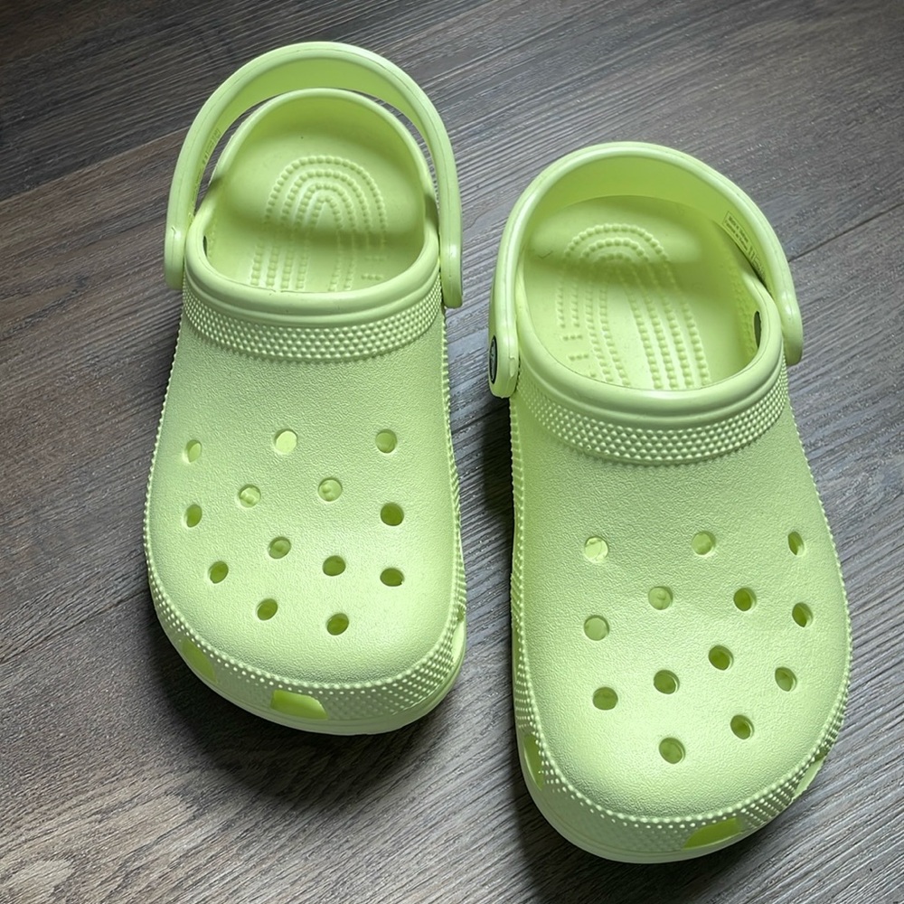 Unisex women’s men’s kids crocs lime green